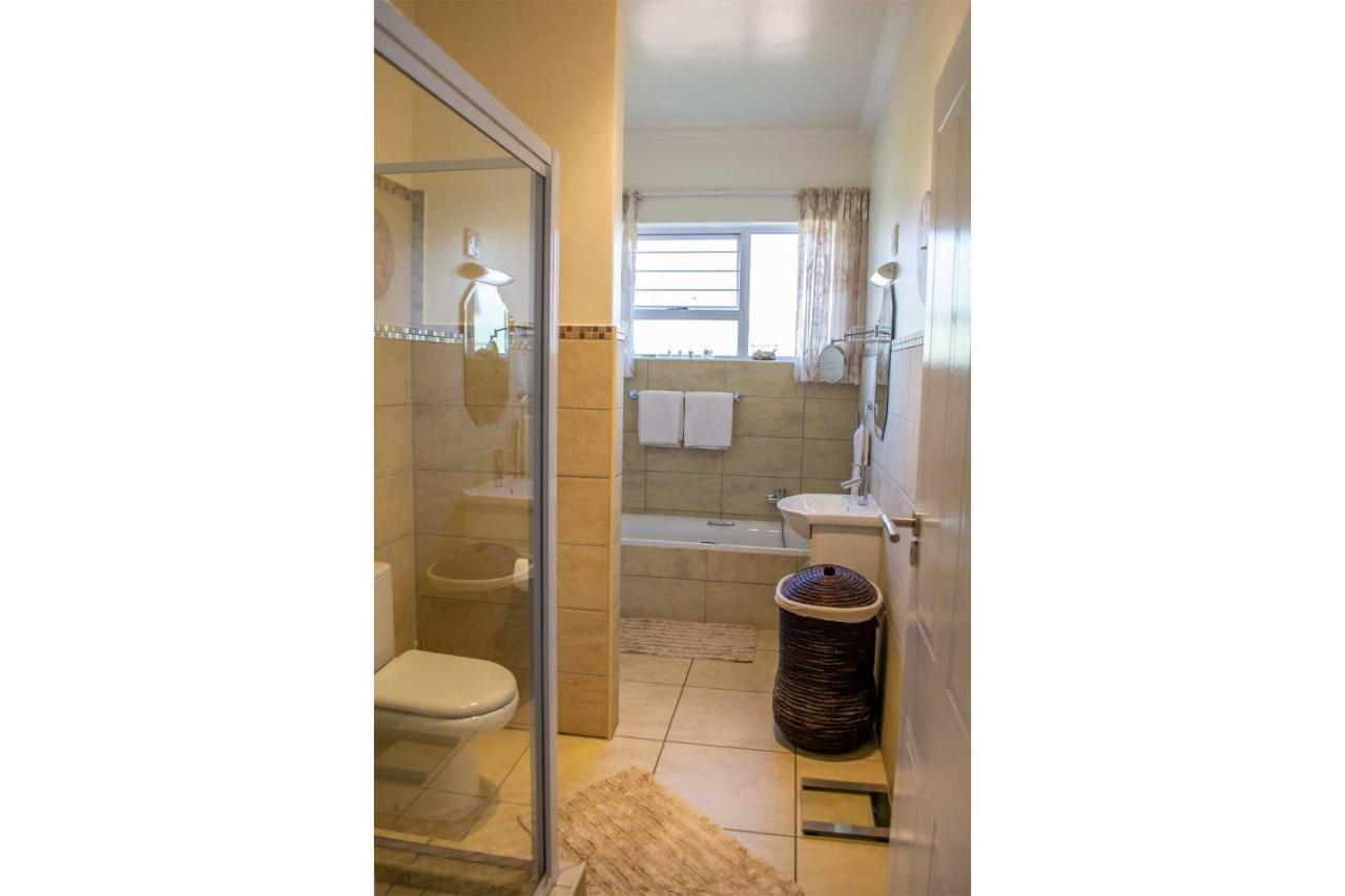 Amohela Guesthouse Midrand Eksteriør billede