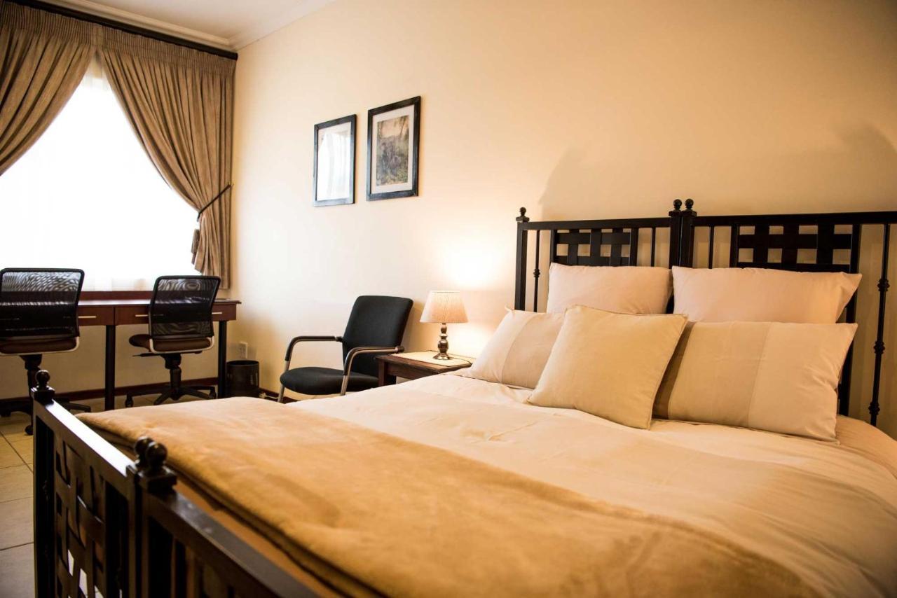 Amohela Guesthouse Midrand Eksteriør billede
