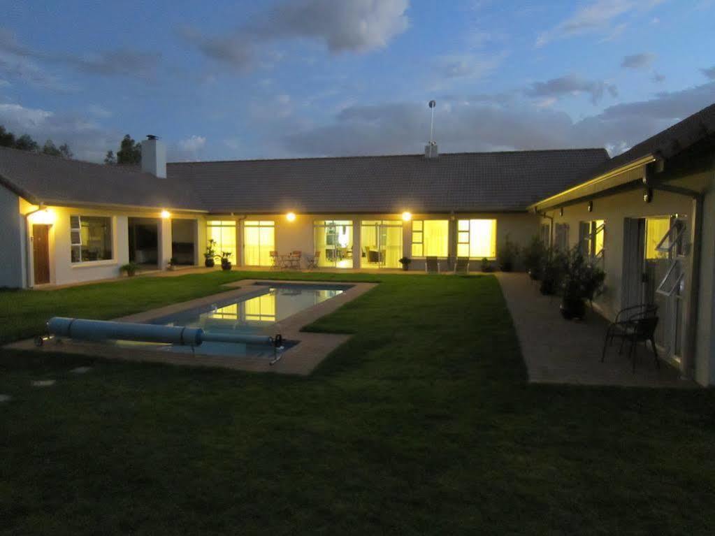 Amohela Guesthouse Midrand Eksteriør billede