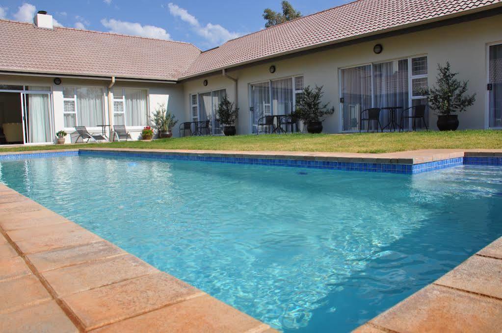 Amohela Guesthouse Midrand Eksteriør billede
