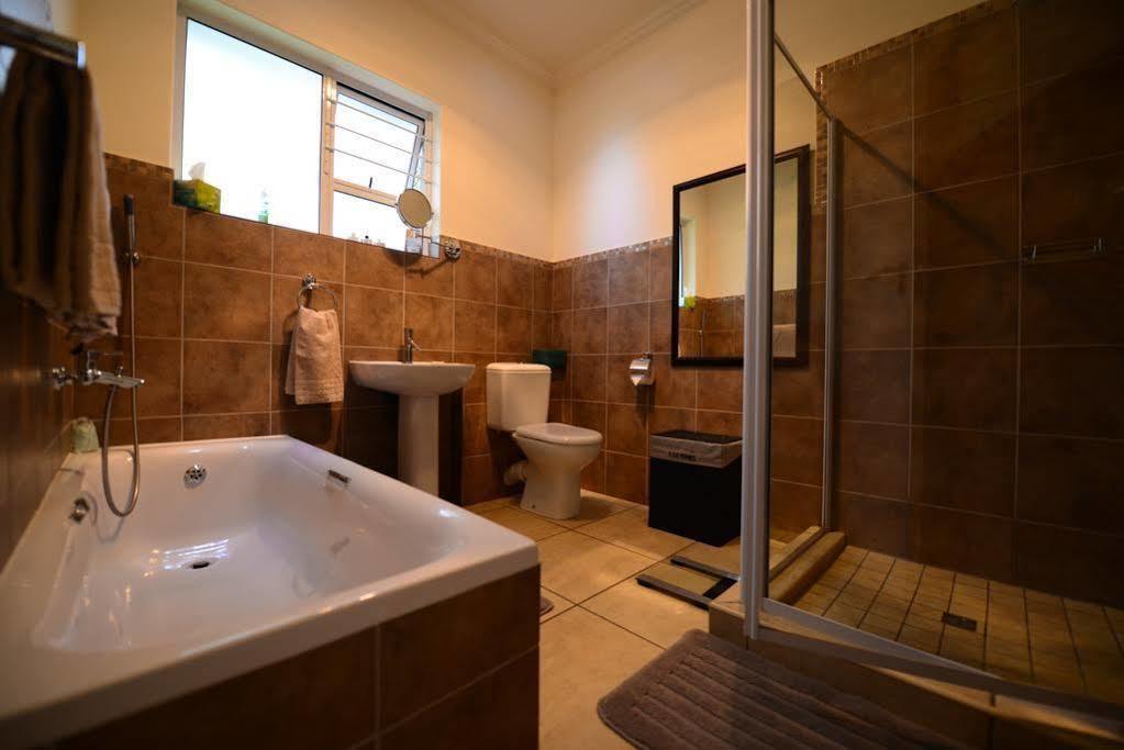 Amohela Guesthouse Midrand Eksteriør billede
