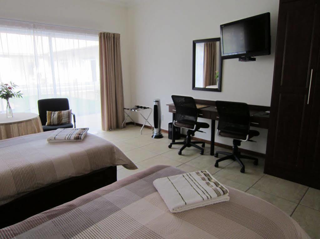 Amohela Guesthouse Midrand Eksteriør billede