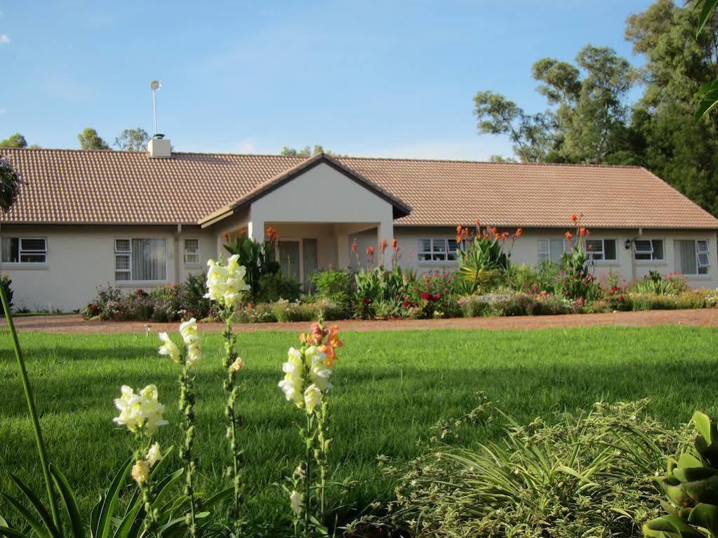 Amohela Guesthouse Midrand Eksteriør billede
